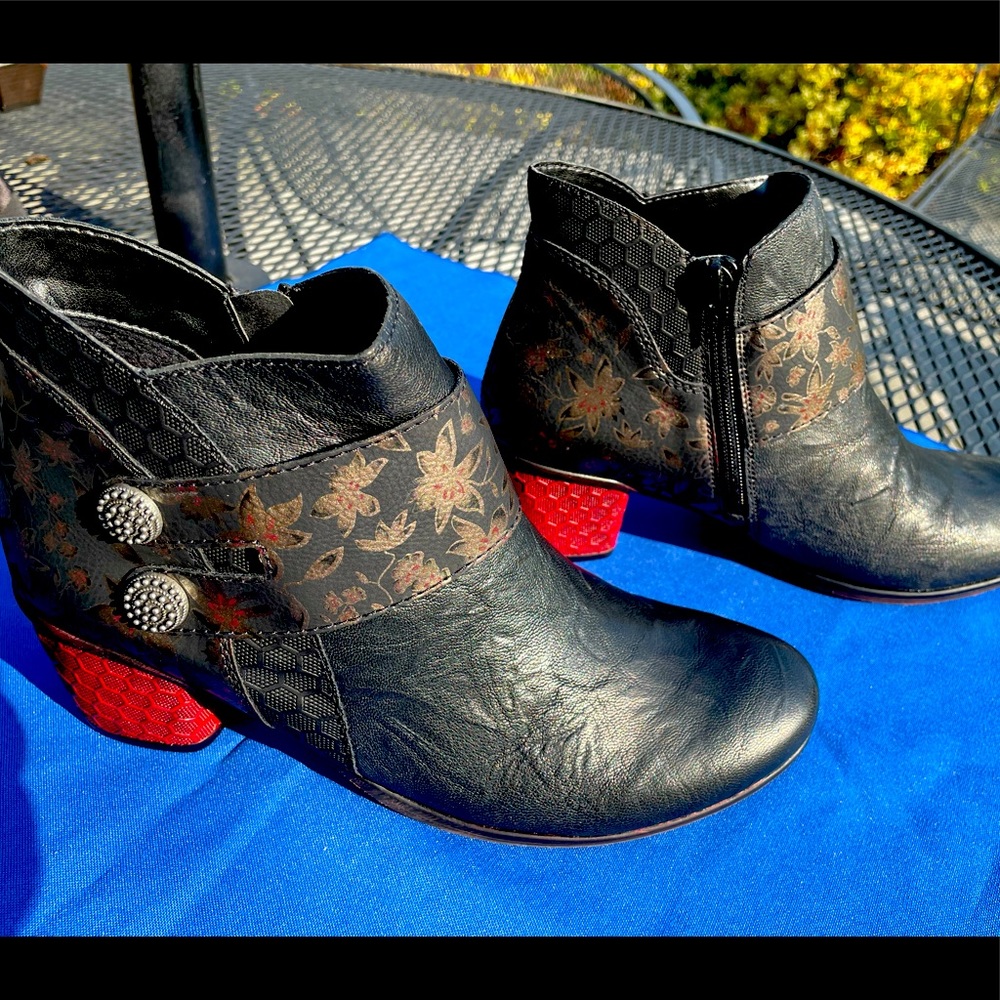 Remonte by Reiker leather booties size 41